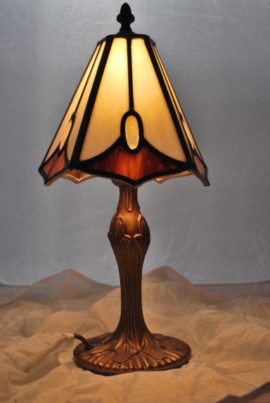 Lampe mit Schmuckstein